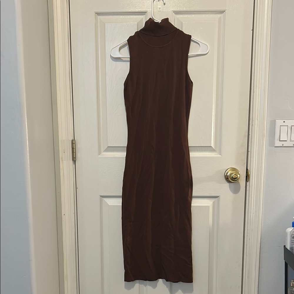 Elegant Brown Sleeveless Dress